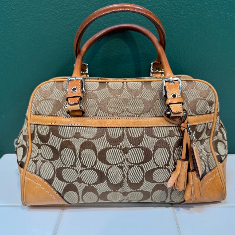 Coach Signature Hampton Brown Shoulder Bag 8K05